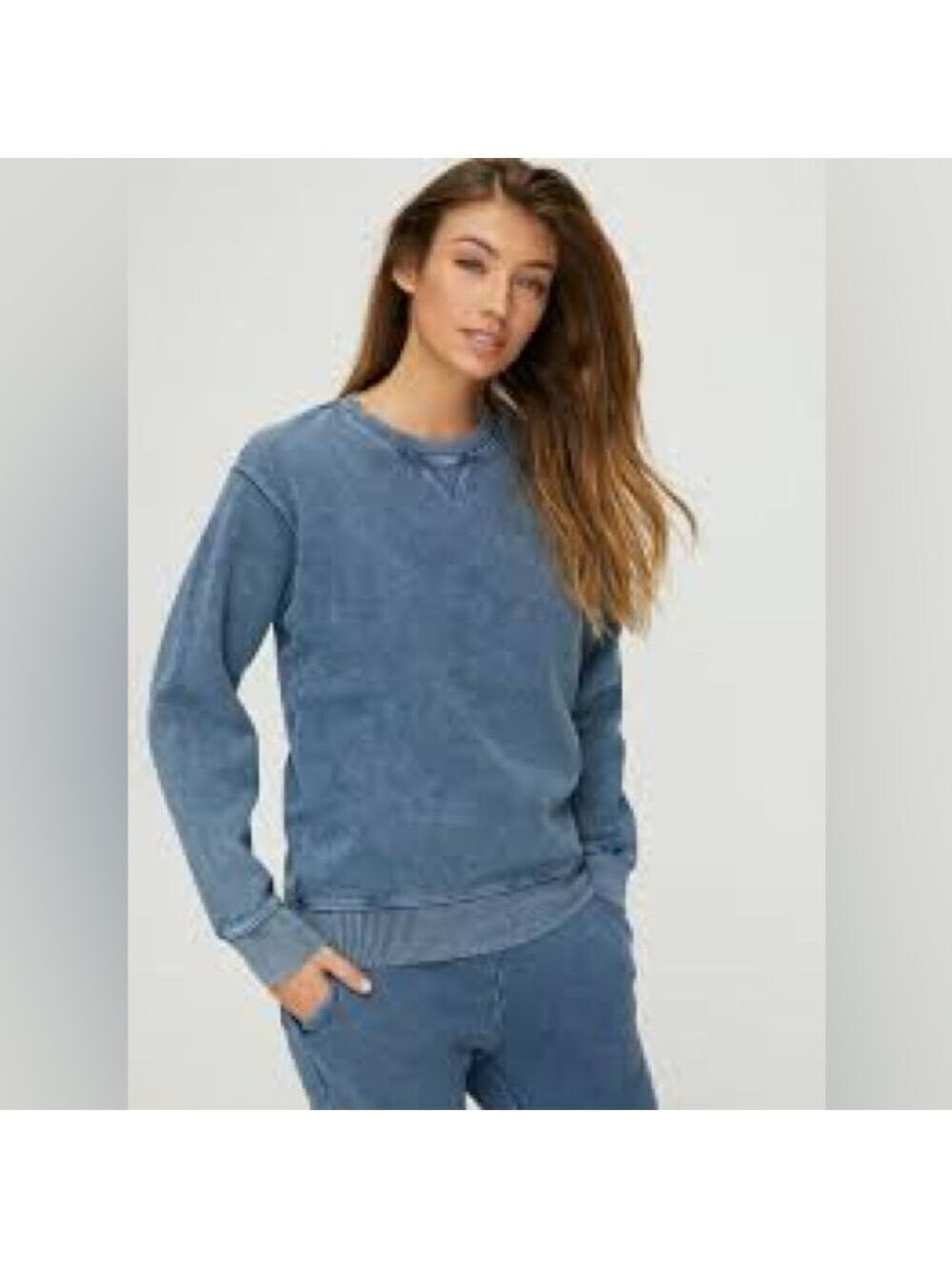 Aritzia TNA The Oversized Crew